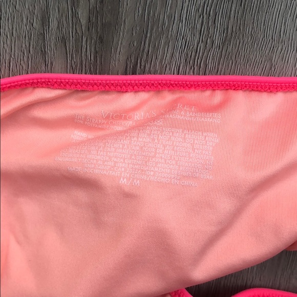 Pink bikini - Picture 6 of 7